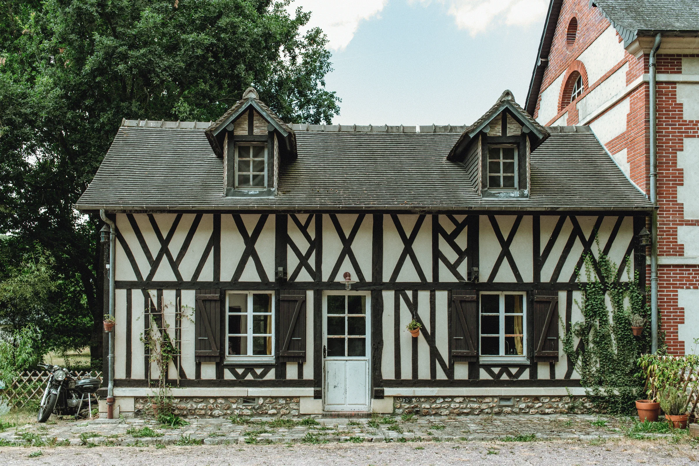 Façade de la maison à colombages du Battant